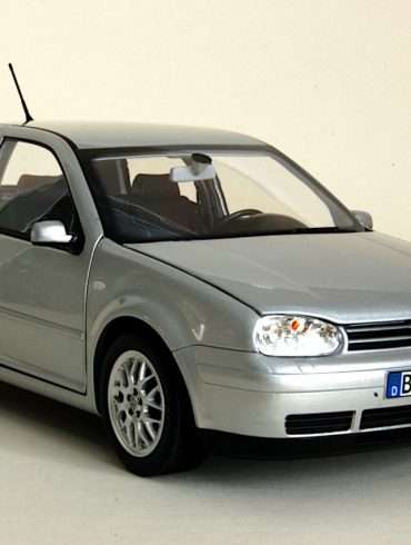 118 Norev Volkswagen Golf IV GTI