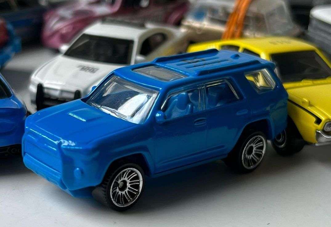3 inch Matchbox Toyota 4Runner 3 inch Matchbox Toyota 4Runner