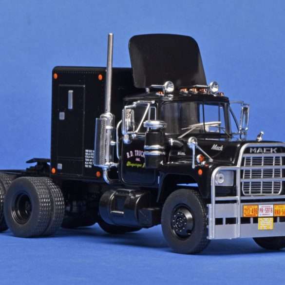 IXO MACK R 1