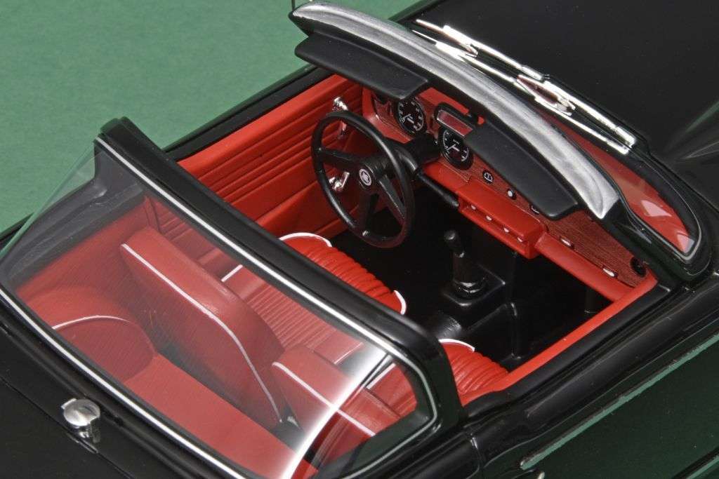 18Schuco Triumph TR5 Targa 1967 4 18Schuco Triumph TR5 Targa 1967 4