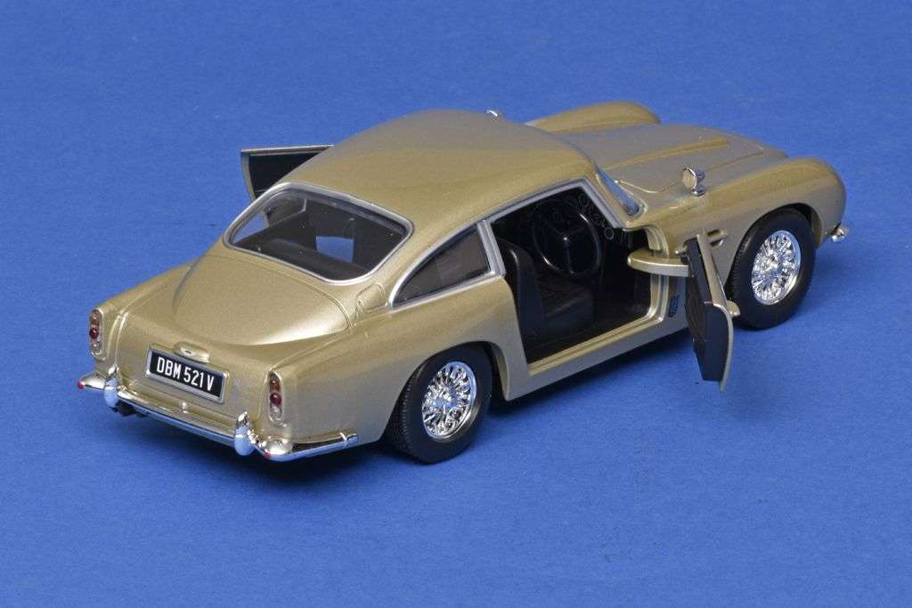 24MotorM Aston Martin DB5 2 24MotorM Aston Martin DB5 2