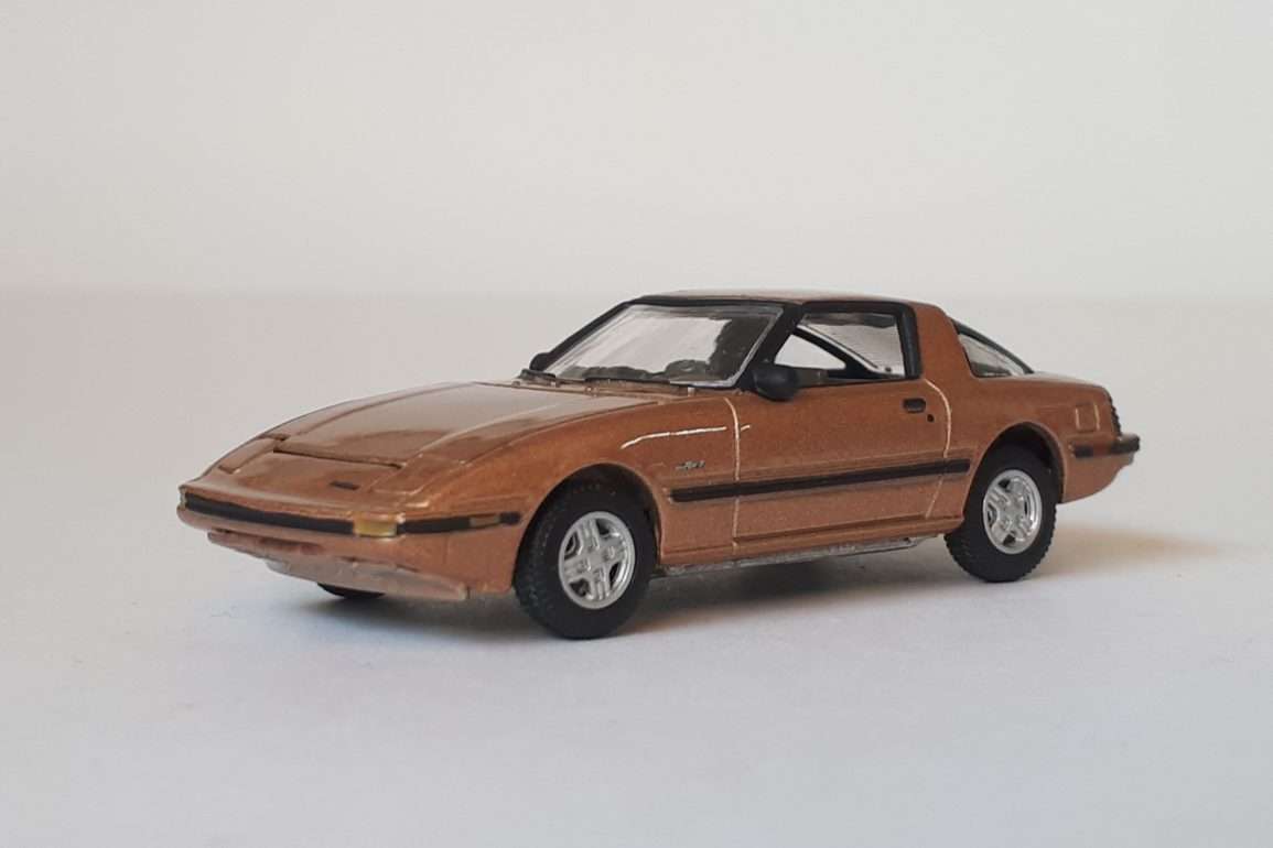 164 Johnny Lightning Mazda RX 7 1