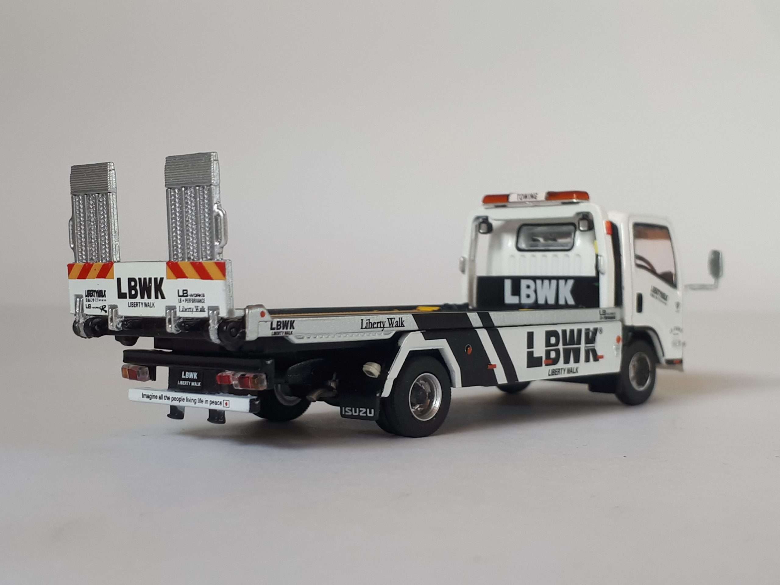 164 MiniGT Isuzu N serie 2 164 MiniGT Isuzu N serie 2