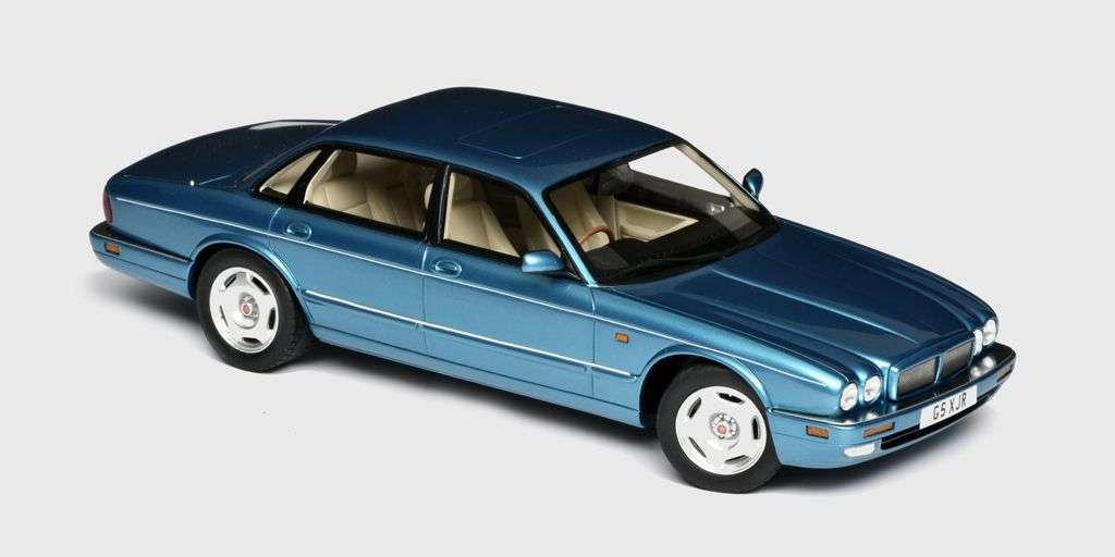 18Cult Jaguar XJR X300 1995 2