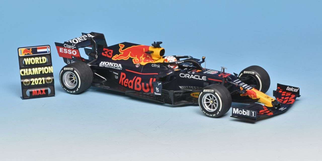 18minic Redbull RB16B 2021 Max V wereldkampioen 1 18minic Redbull RB16B 2021 Max V wereldkampioen 1