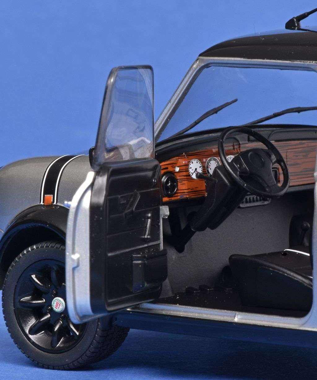 118 Solido Mini Cooper Sport 1998 interieur 118 Solido Mini Cooper Sport 1998 interieur