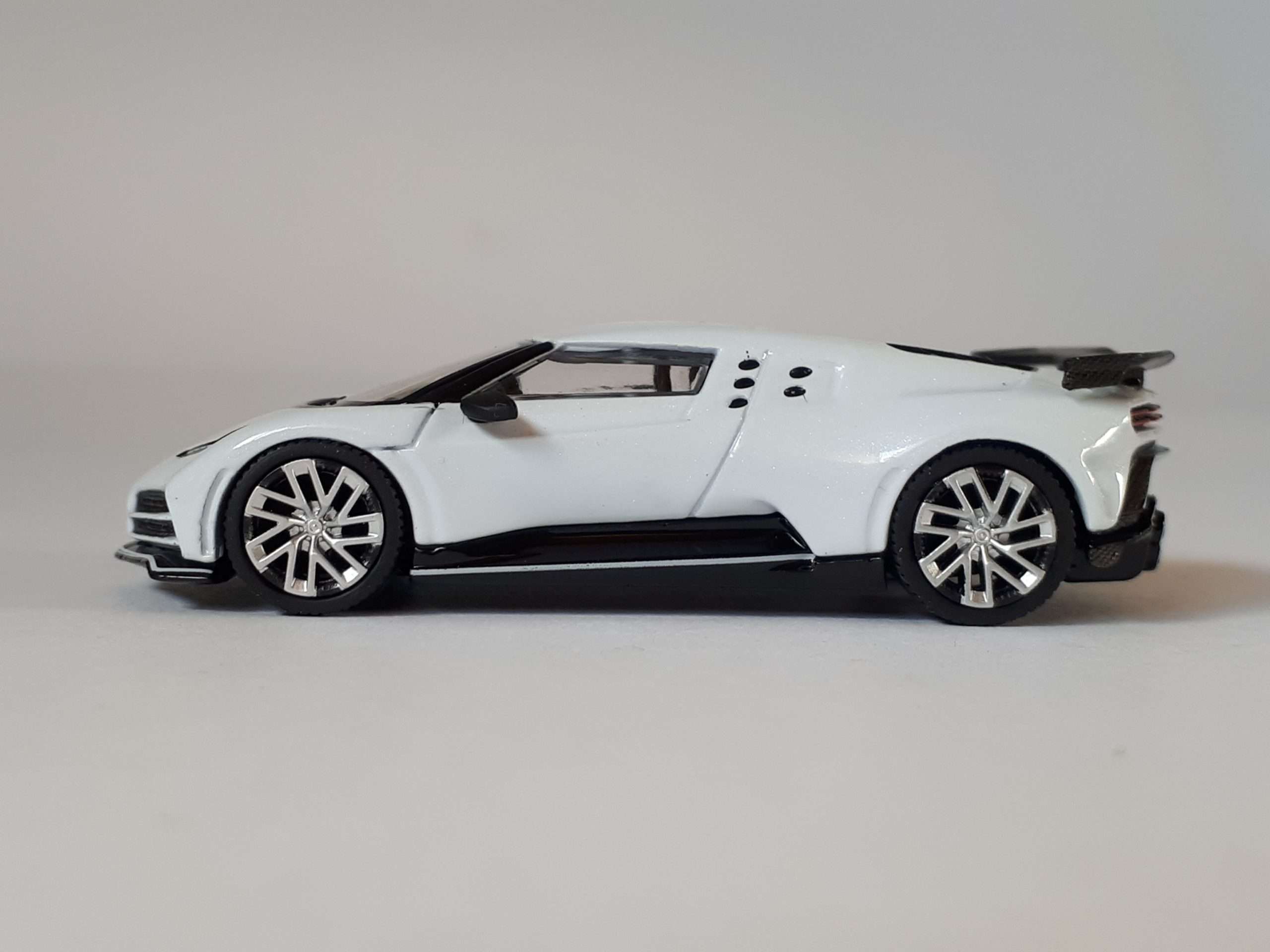 164 Mini GT Bugatti Centodieci 5 164 Mini GT Bugatti Centodieci 5