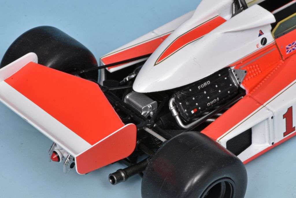 124 Ixo McLaren Ford M23 1976 motor 124 Ixo McLaren Ford M23 1976 motor