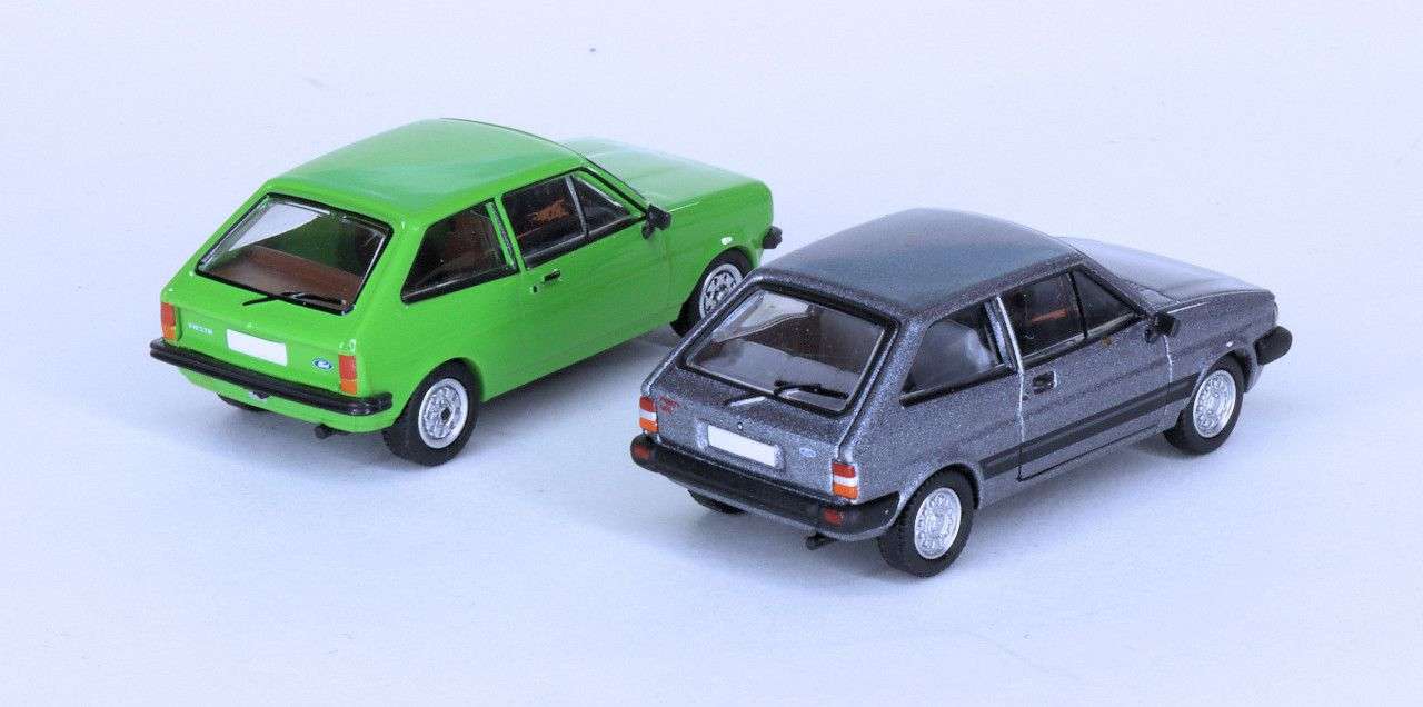 187 PCX87 Ford Fiesta 2 vergelijk 1 achter 187 PCX87 Ford Fiesta 2 vergelijk 1 achter