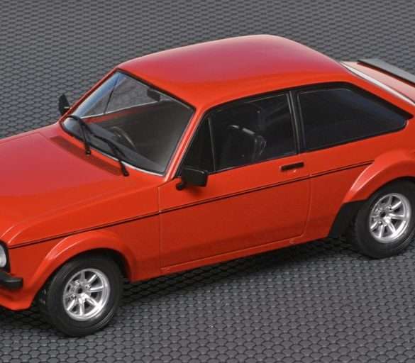 18ixo Ford Escort MKII RS2000 1977 1