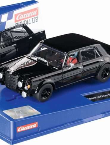 Carrera la Mercedes Benz 300 SEL 6.3 Black Edition