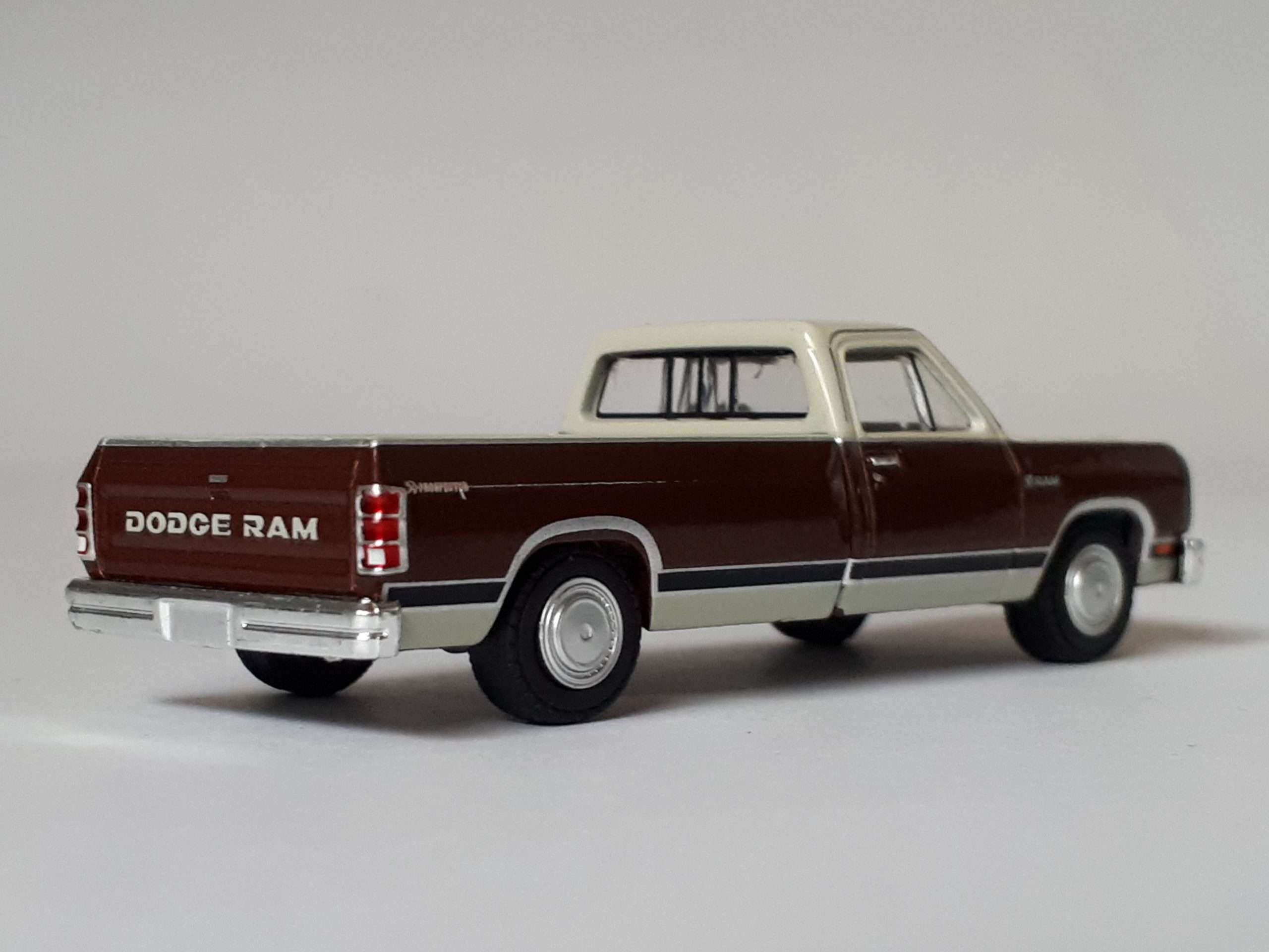 164 GreenLight Dodge Ram D150 2 164 GreenLight Dodge Ram D150 2