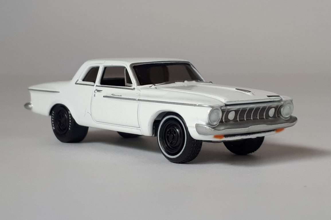 164 Johnny Lightning Plymouth Savoy 1