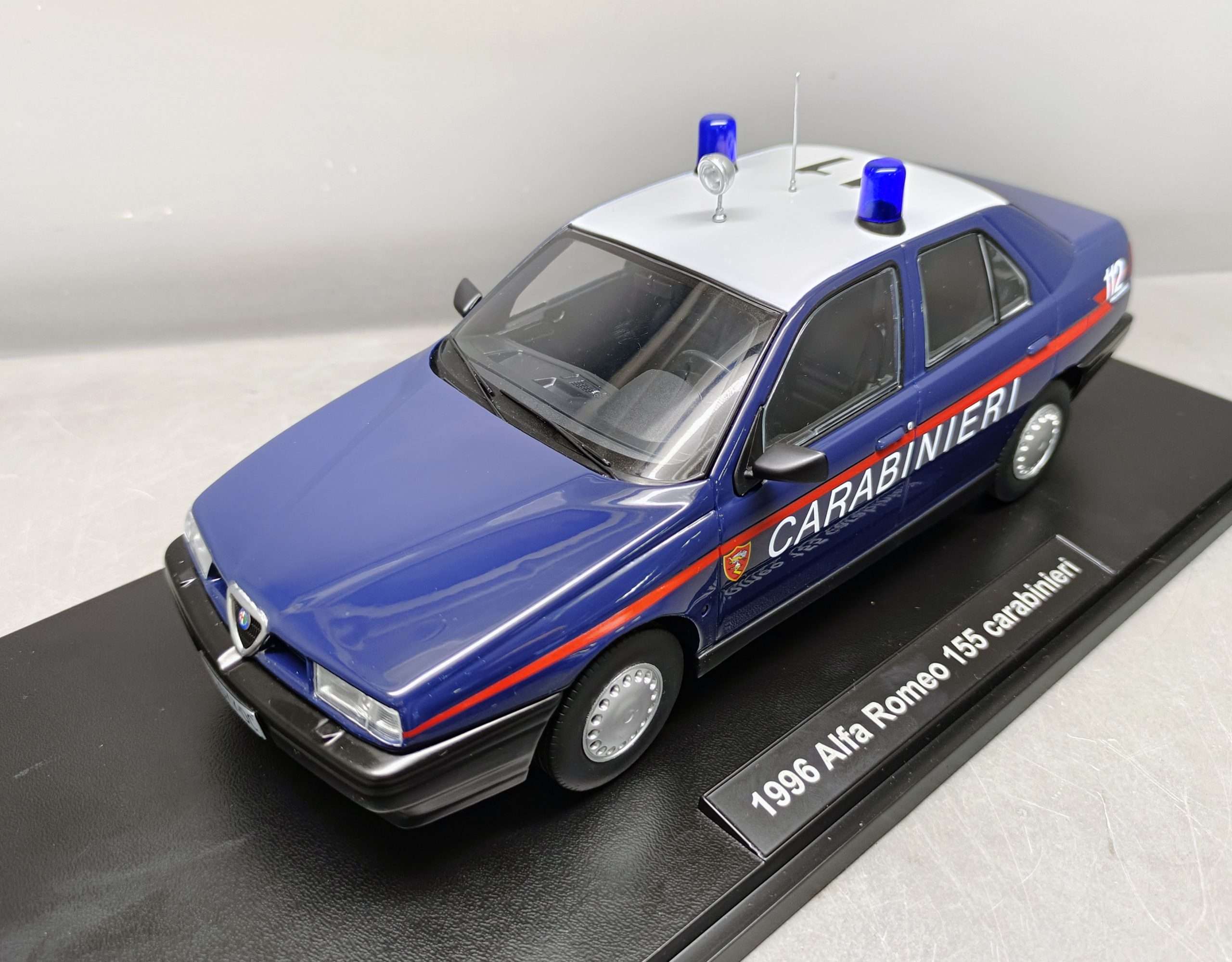 18Triple9 Alfa Romeo 155 carabinieri
