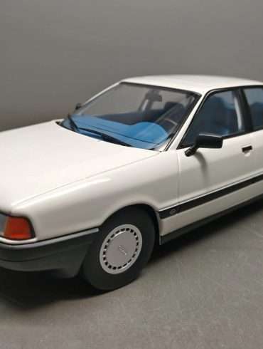 18Triple9 Audi 80