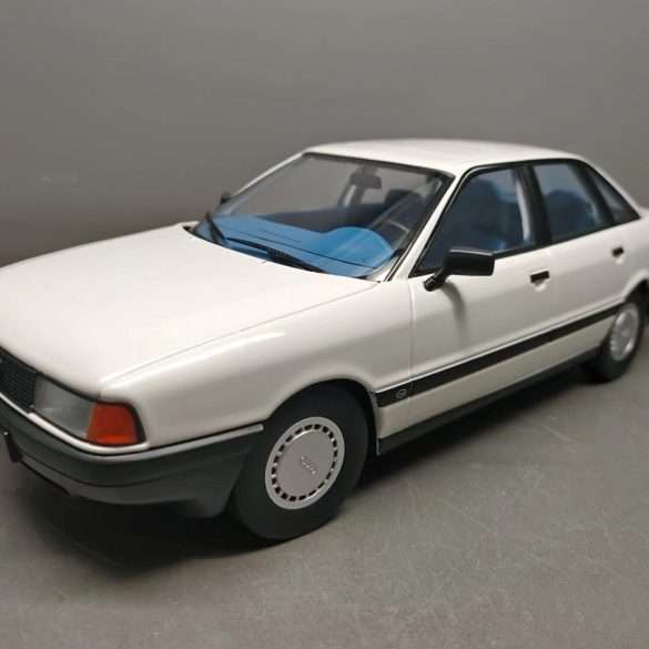 18Triple9 Audi 80