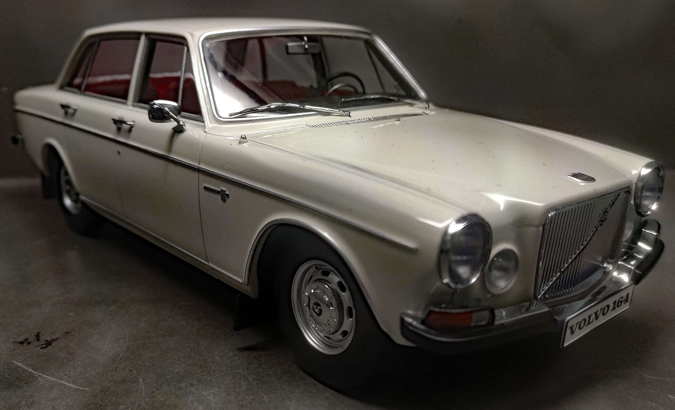 18Triple9 Volvo 164