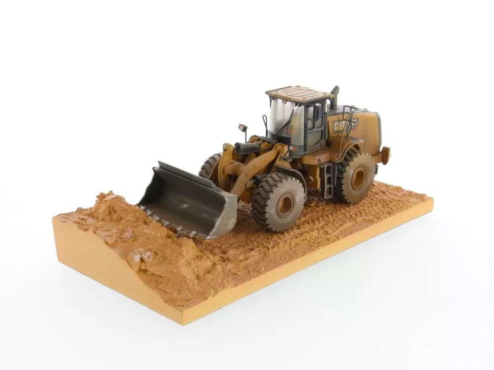 Diecast 966M 1
