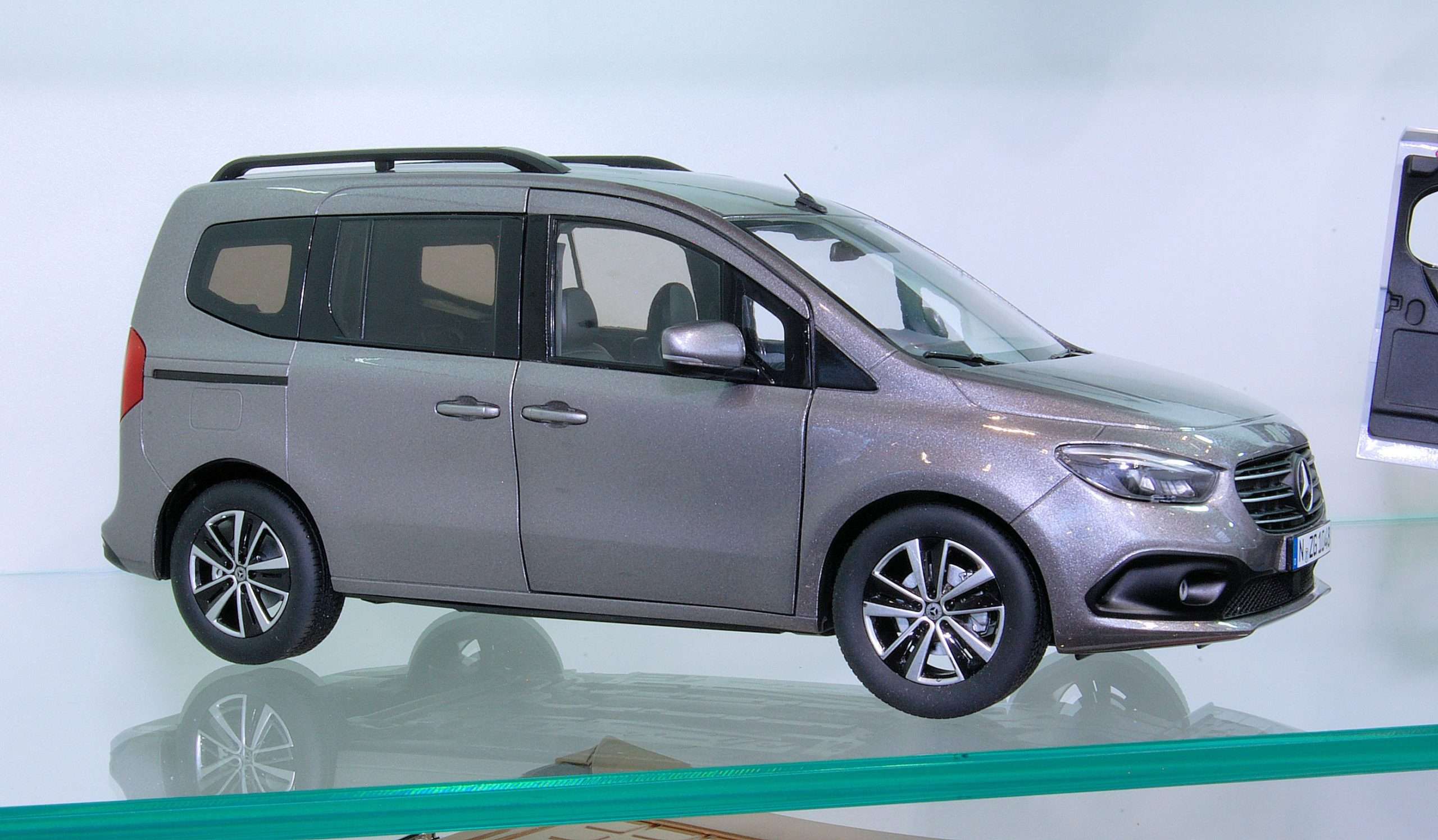 118 NZG Mercedes Benz Citan Ph2