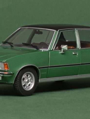 124 WhiteBox Opel Commodore GSE 1972