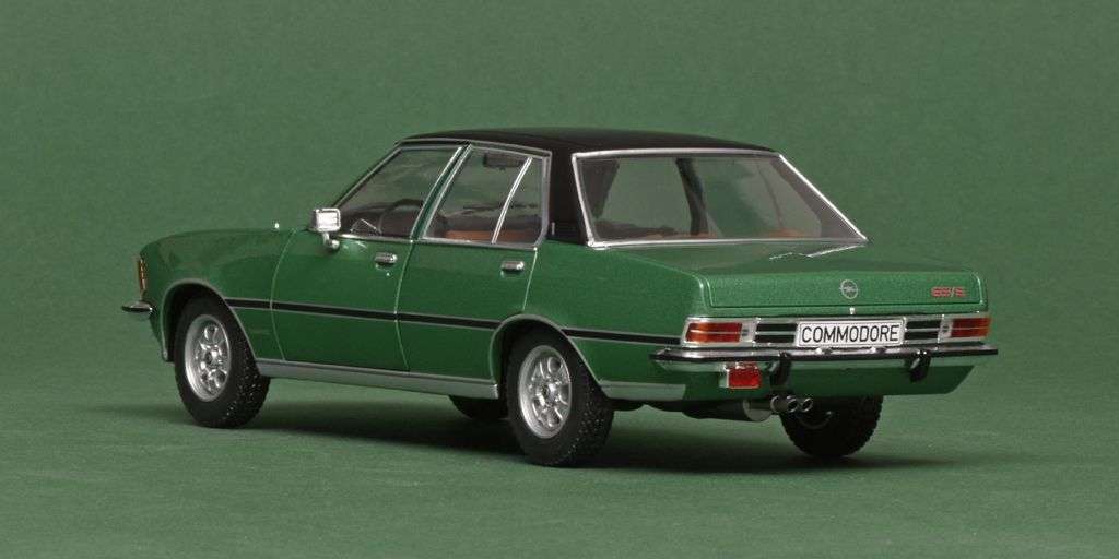124 WhiteBox Opel Commodore GSE 1972 achter 124 WhiteBox Opel Commodore GSE 1972 achter