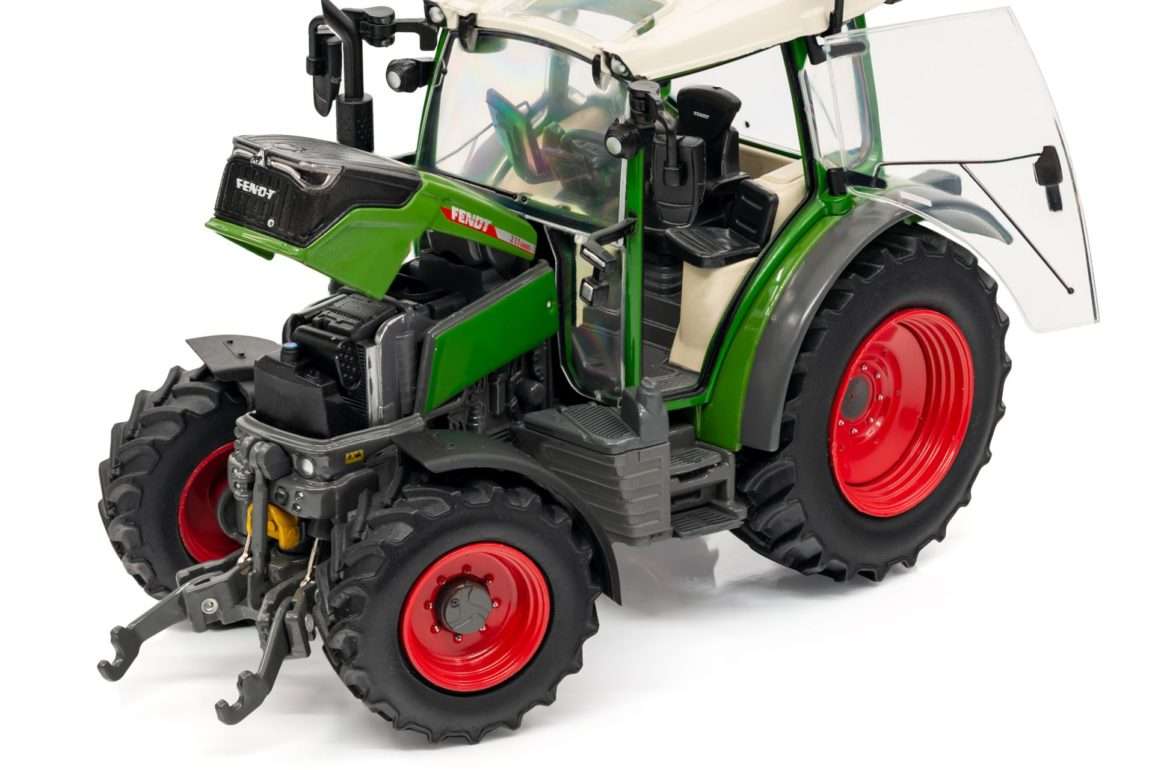 32USK Fendt 211 Vario open