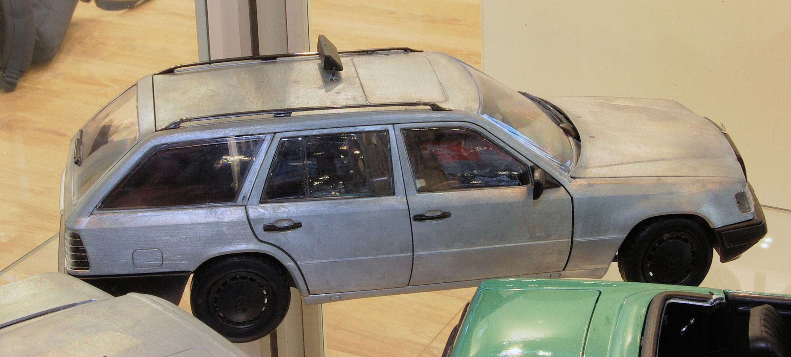 NBG.Norev 18.Mercedes Benz T model S 124 NBG.Norev 18.Mercedes Benz T model S 124