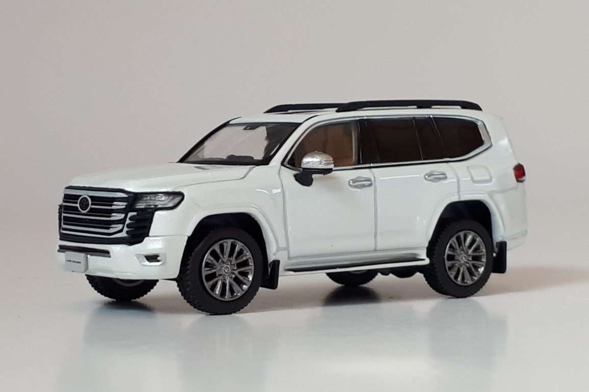 164 Hobby Japan Toyota Land Cruiser 1