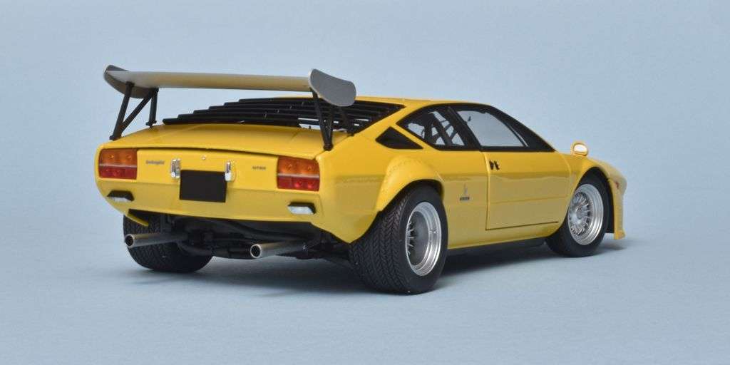112 Kyosho Lamborghini Urraco Rally 1974 achter 112 Kyosho Lamborghini Urraco Rally 1974 achter