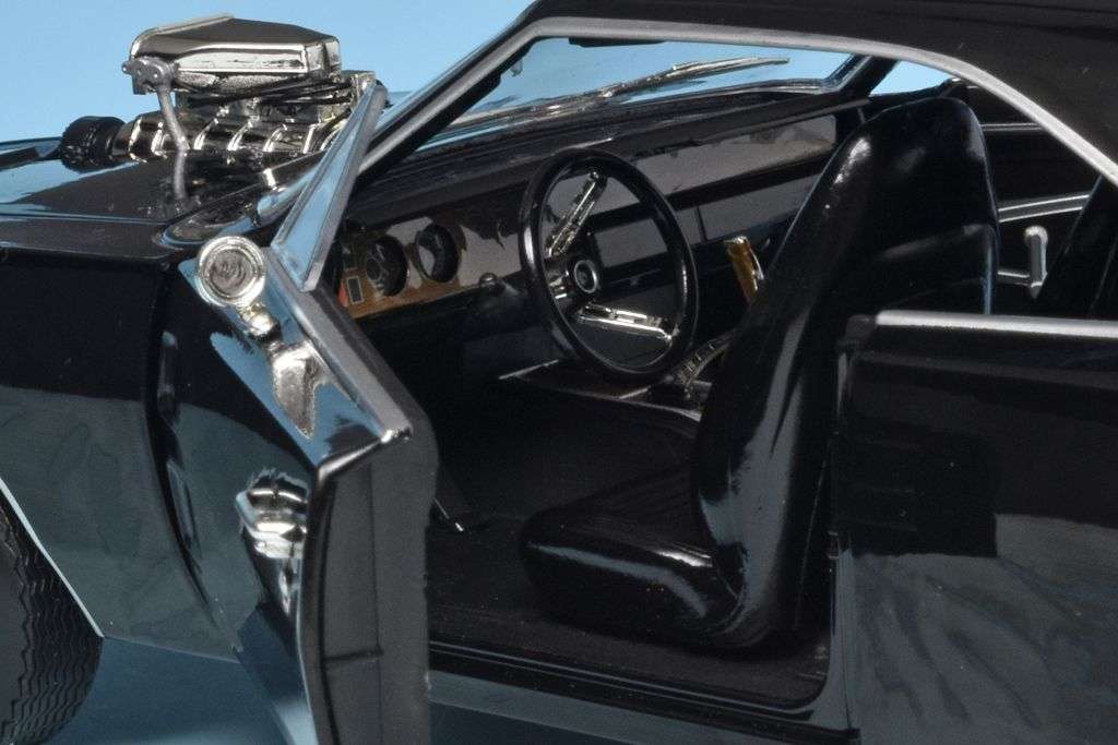 118 Greenlight Dodge Charger met supercharger 1970 interieur 118 Greenlight Dodge Charger met supercharger 1970 interieur