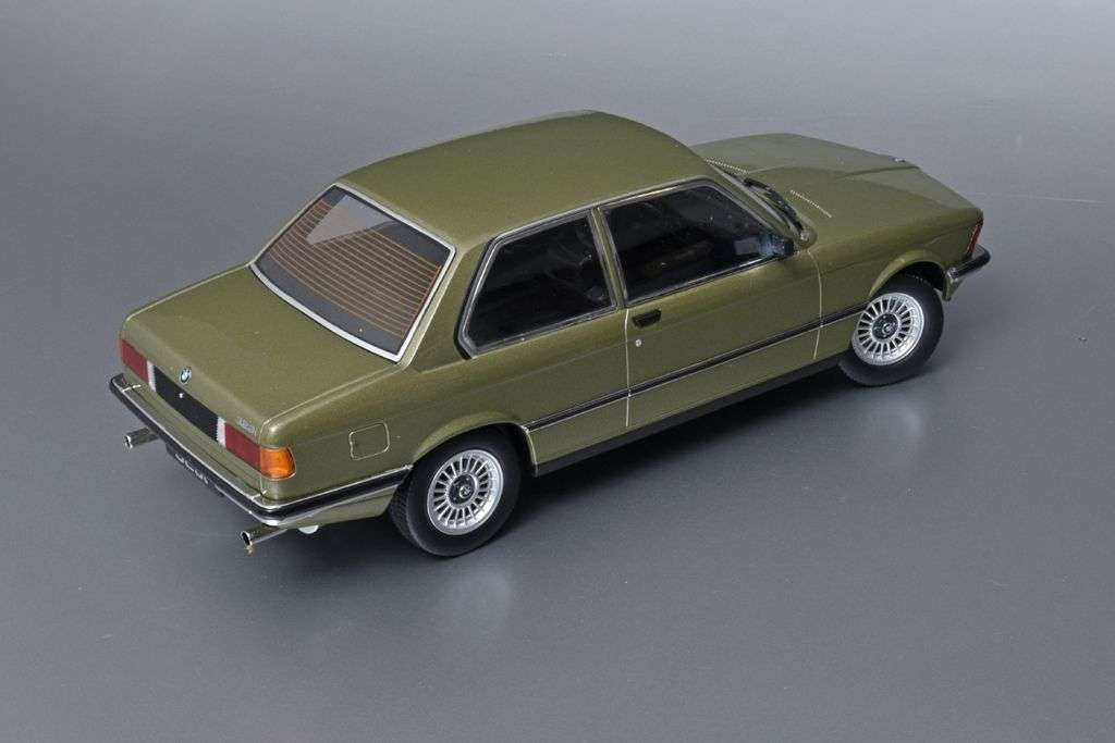 118 KK Scale BMW 323i E21 1981 hoog 118 KK Scale BMW 323i E21 1981 hoog