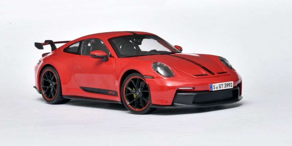 118 Maisto Porsche 911 992 GT3 2022