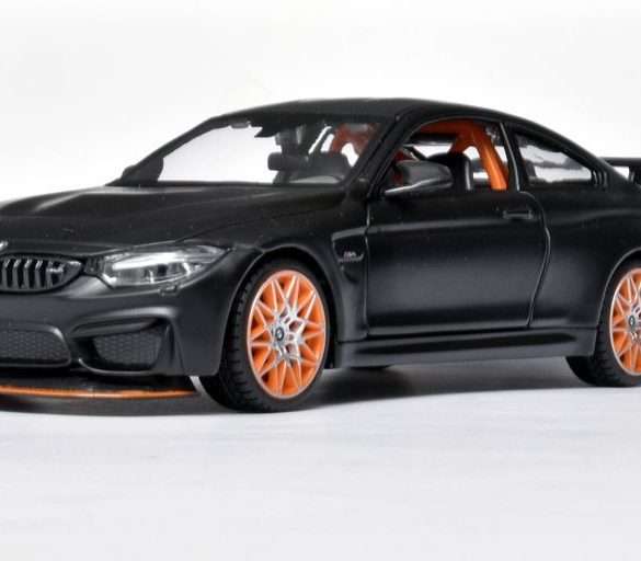 124 Maisto BMW M4 GTS