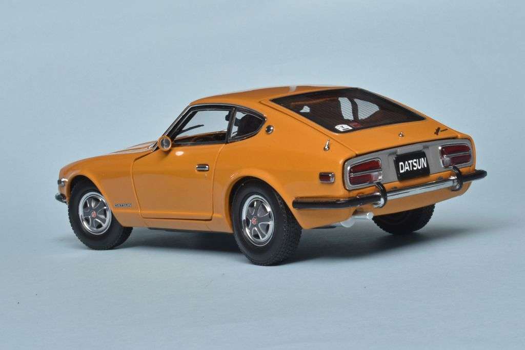 18Sunstar Datsun 240Z 1972 2 18Sunstar Datsun 240Z 1972 2