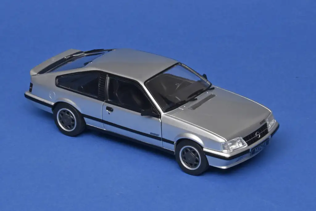 124 WhiteBox Opel Monza