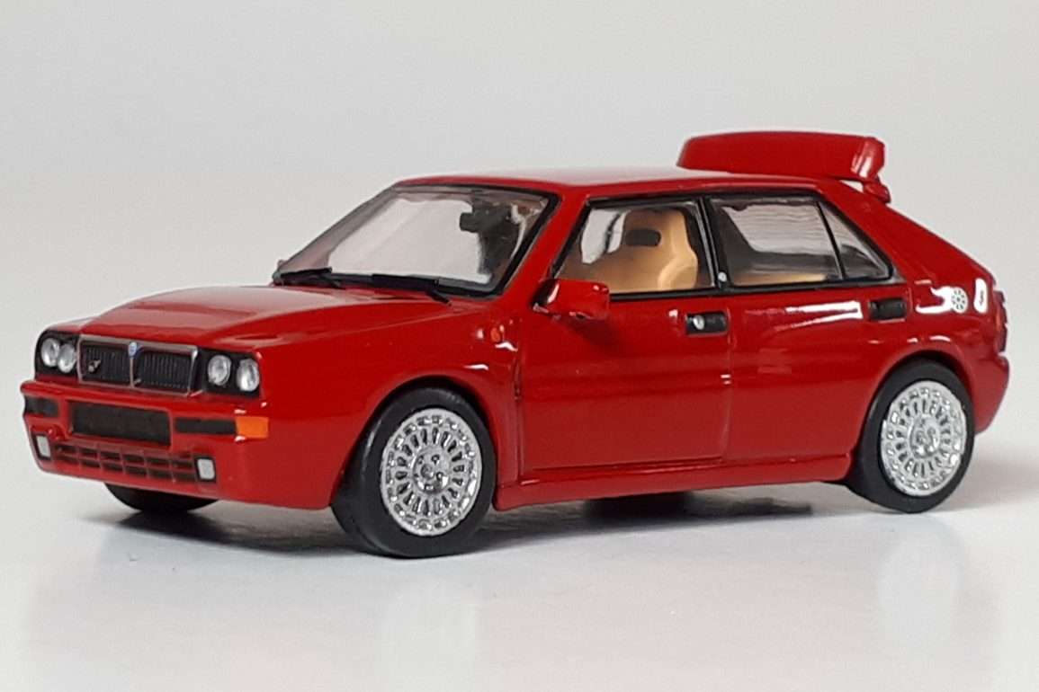 1;64 Tarmac Works Lancia Delta HF Integrale 1