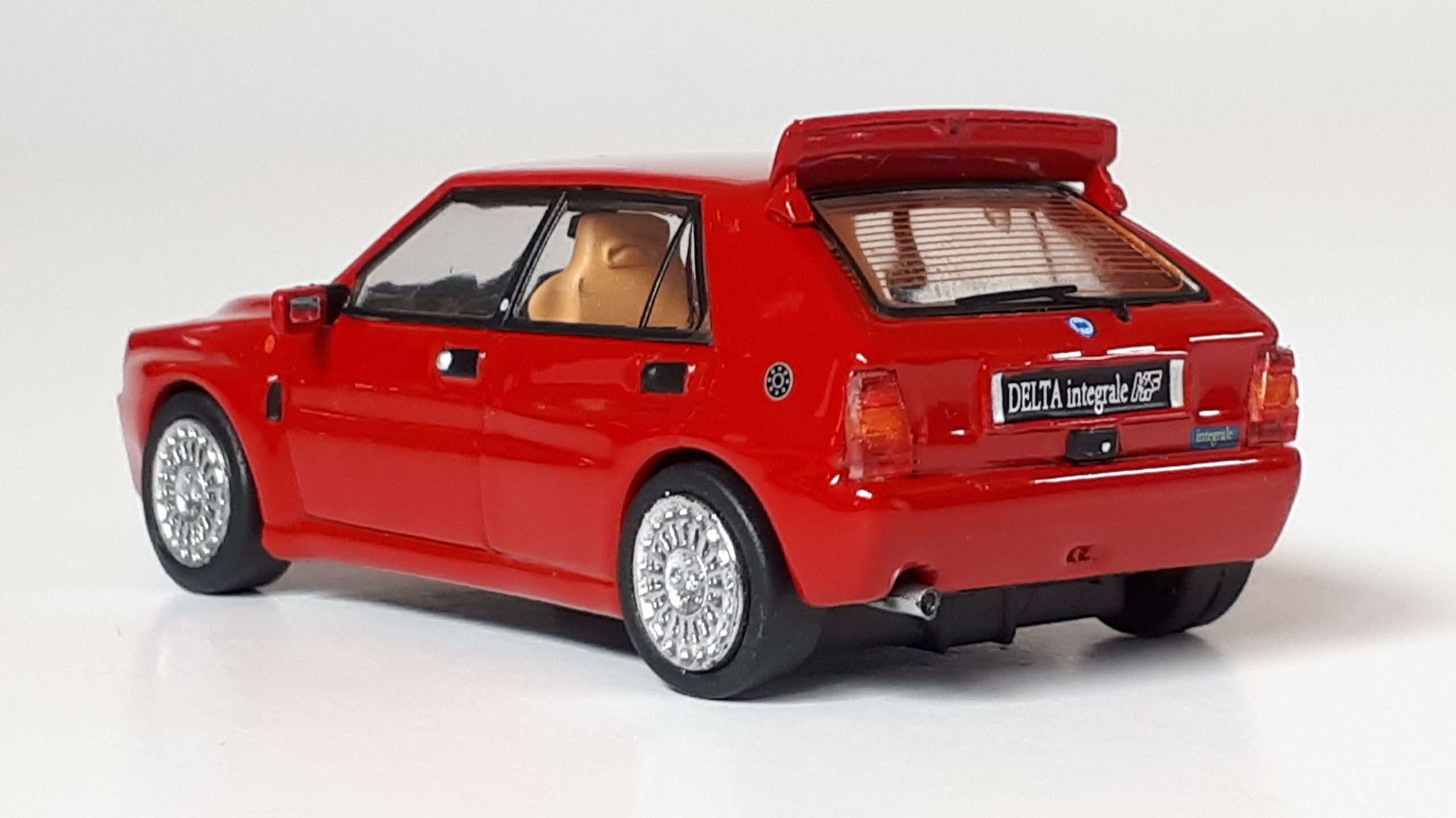 1;64 Tarmac Works Lancia Delta HF Integrale 2 1;64 Tarmac Works Lancia Delta HF Integrale 2