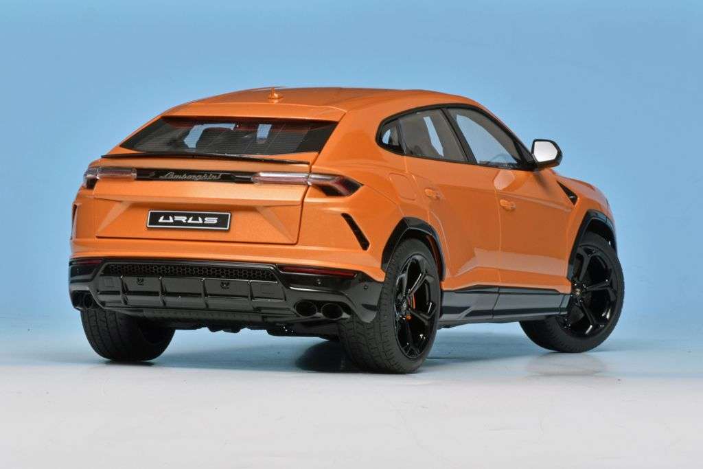 18AA Lambo Urus 2018 2 18AA Lambo Urus 2018 2
