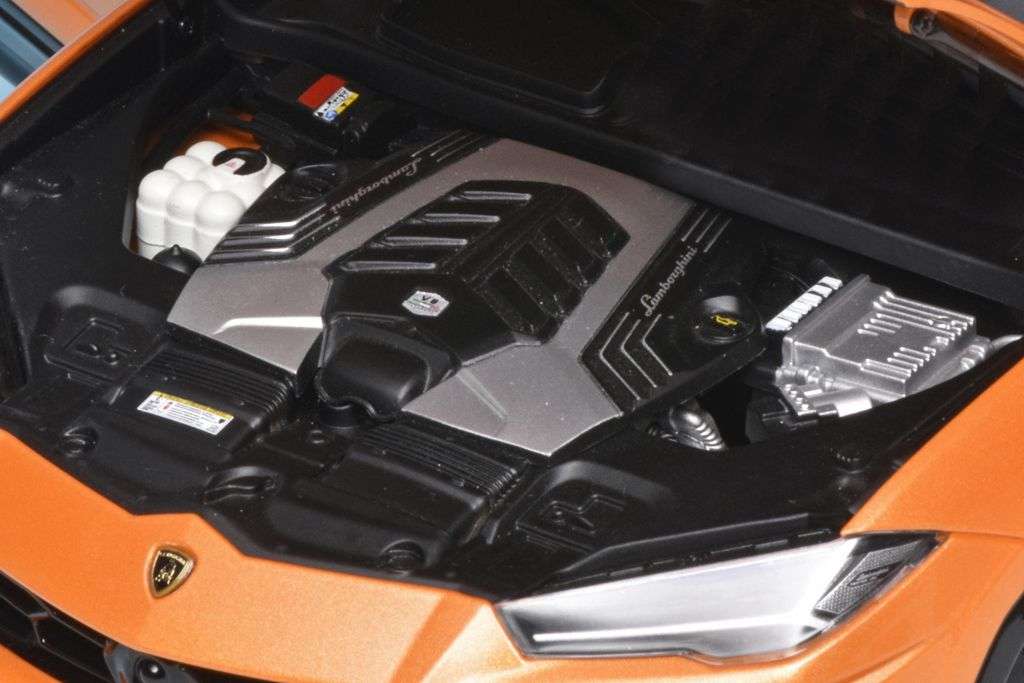 18AA Lambo Urus 2018 6 18AA Lambo Urus 2018 6