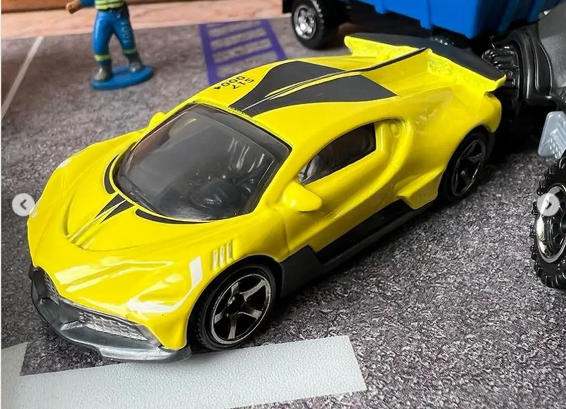 3 inch Matchbox Bugatti Divo 3 inch Matchbox Bugatti Divo