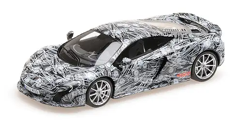 43Minichamps McLaren675lt coupe camo 537154424 (1)