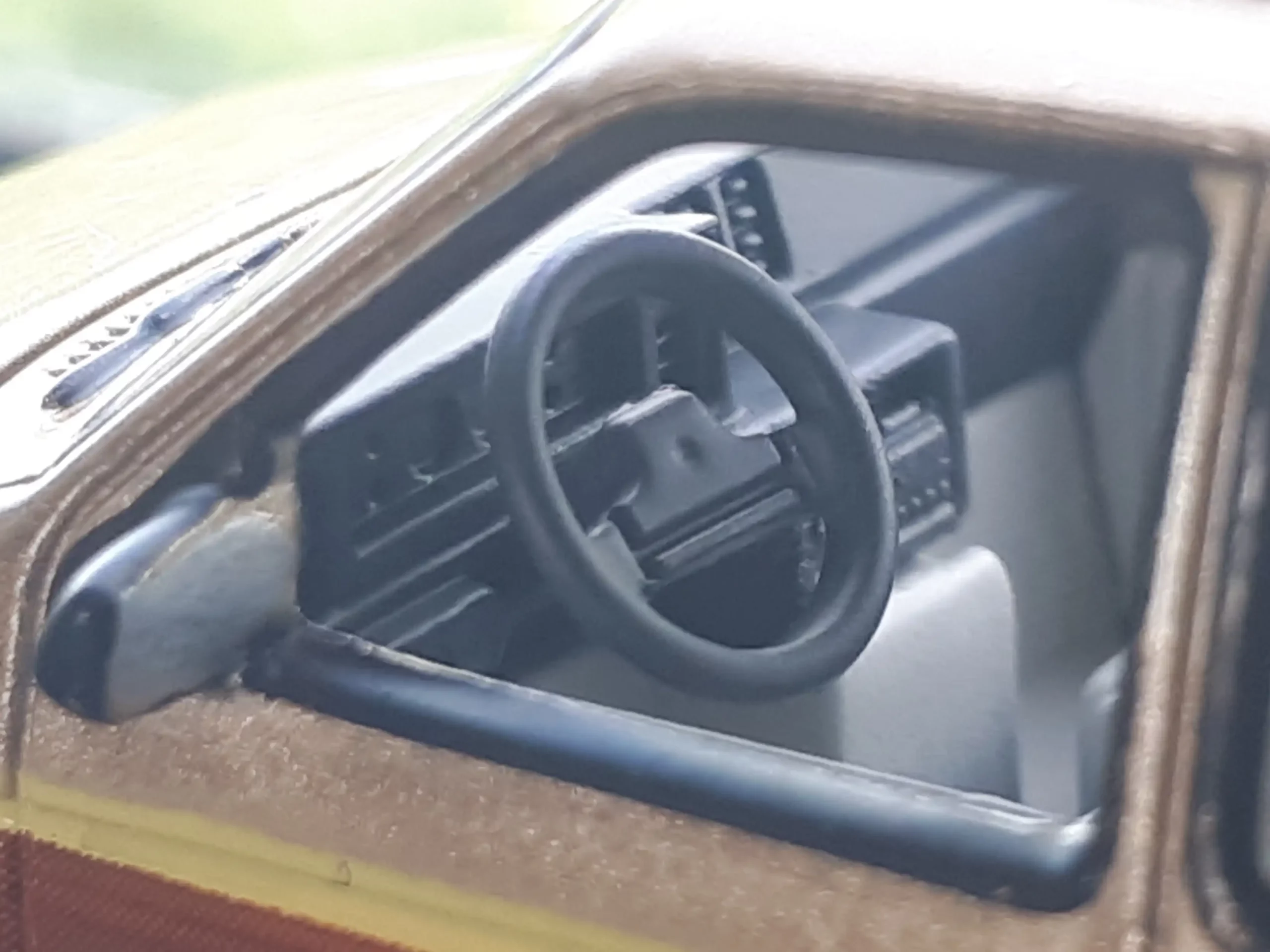 1;64 Auto World Dodge Caravan 4 1;64 Auto World Dodge Caravan 4