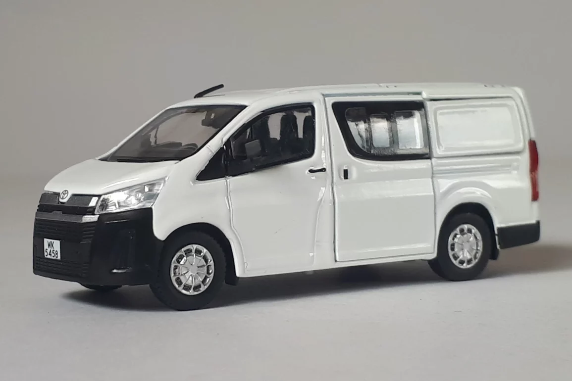 1;64 Tiny Toyota HiAce 1