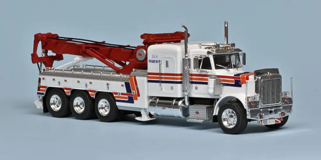 43ixo Peterbilt 359 wrecker 1