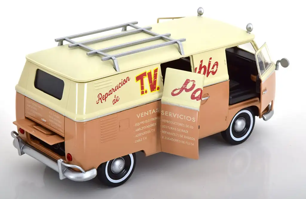124 Jada Toys Volkswagen T1 Bus Wheeljack Transformers achter open 124 Jada Toys Volkswagen T1 Bus Wheeljack Transformers achter open