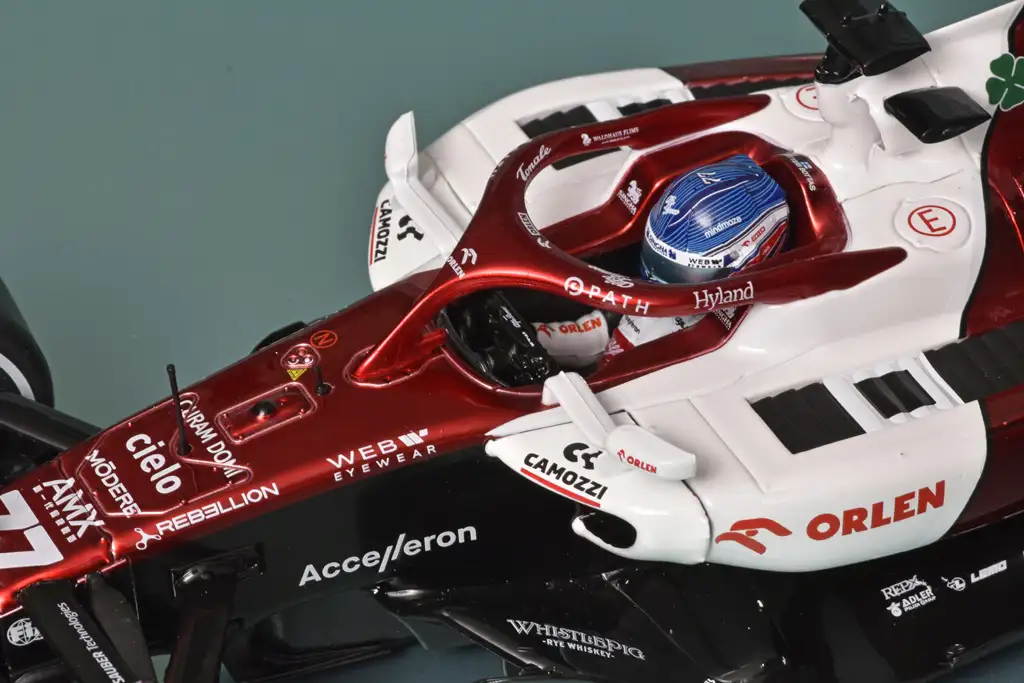 118 Solido Alfa Romeo C42 F1 (2022) Bottas GP Emilio Romagna cockpit 118 Solido Alfa Romeo C42 F1 (2022) Bottas GP Emilio Romagna cockpit