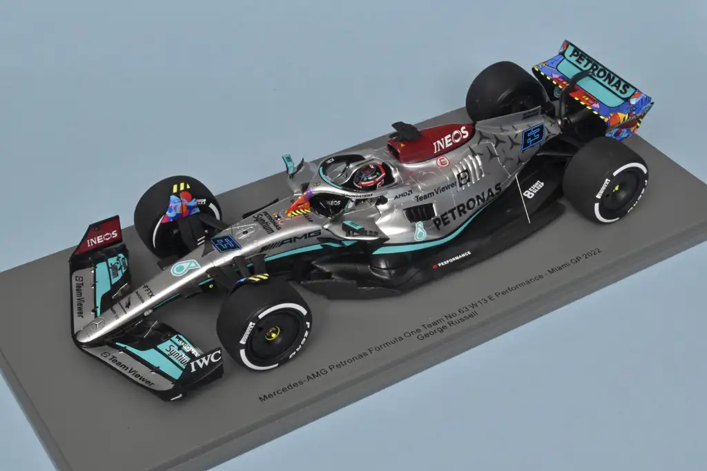 18spark Mercedes AMG Petronas F1 W13 2022 Russell 1