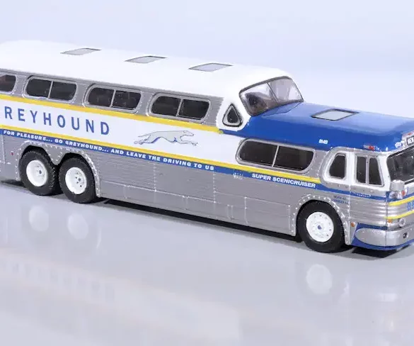 INT.Brekina 87.GMC Scenicruiser Greyhound(02)