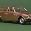 118 Triple9 Volvo 164 (1970) goud