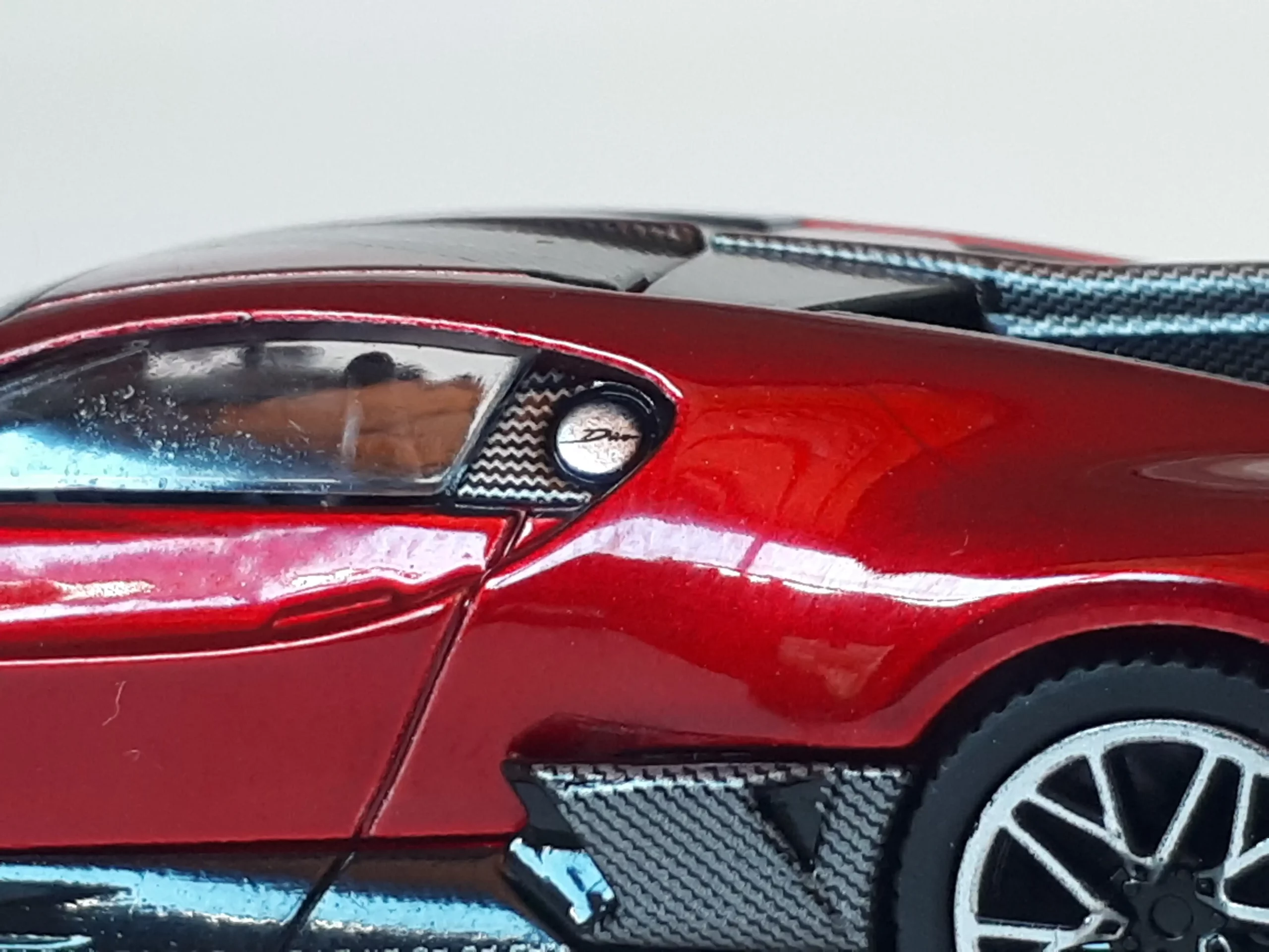 1;64 Mini GT Bugatti Divo 6 1;64 Mini GT Bugatti Divo 6